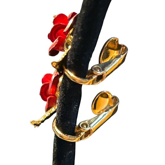 Vintage Lady Victoria Gold-Tone Red Rose Necklace & Earring Set With Rhinestone - Picture 3 of 10